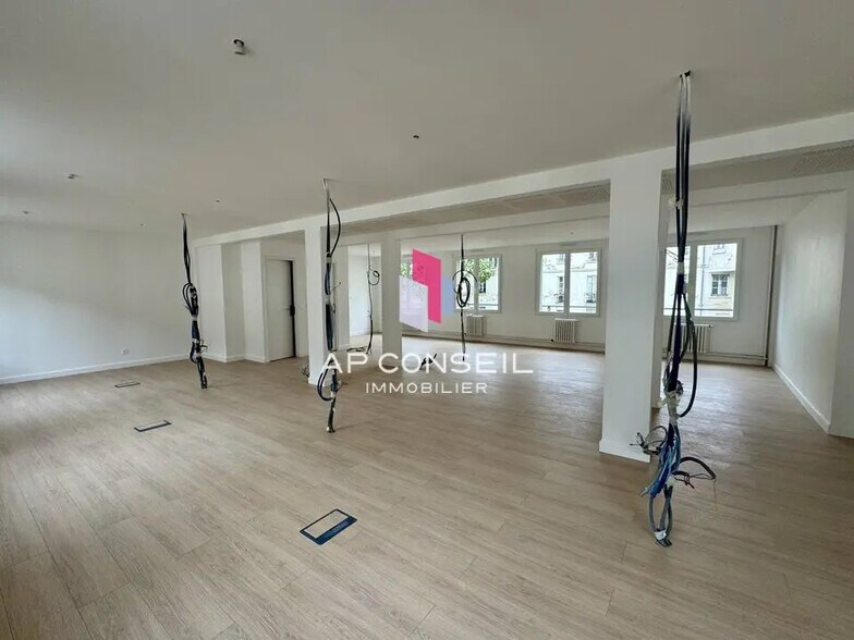 4 Rue Jean Houdon, Versailles à louer - Photo de l’immeuble – Image 3 sur 7