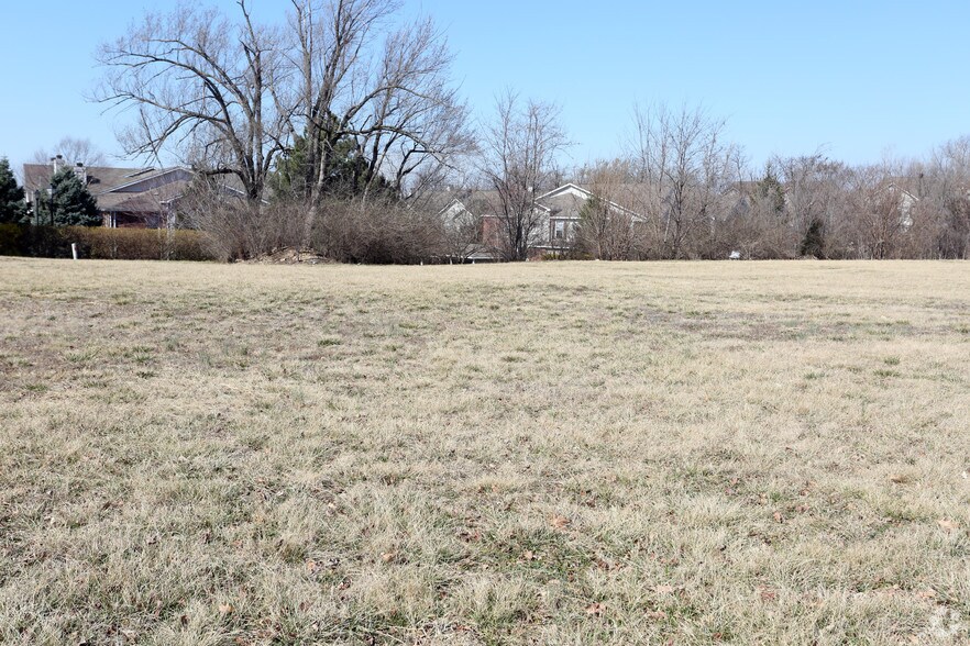 13480 Briar St, Leawood, KS à vendre - Photo de l’immeuble – Image 3 sur 10