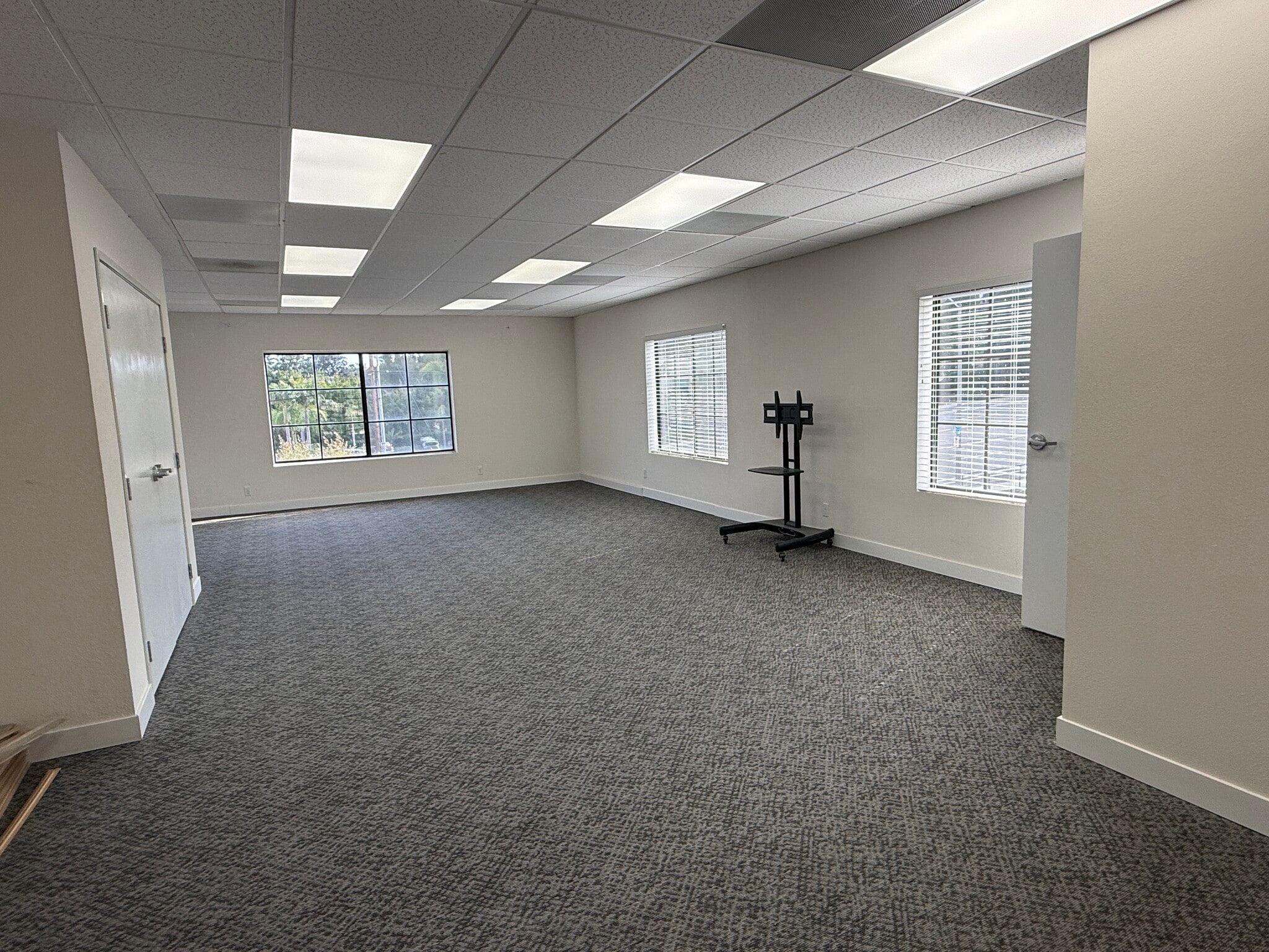2210 Encinitas Blvd, Encinitas, CA à louer Photo intérieure– Image 1 sur 3