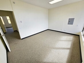 3684-3696 Midway Dr, San Diego, CA à louer Photo intérieure– Image 2 sur 3