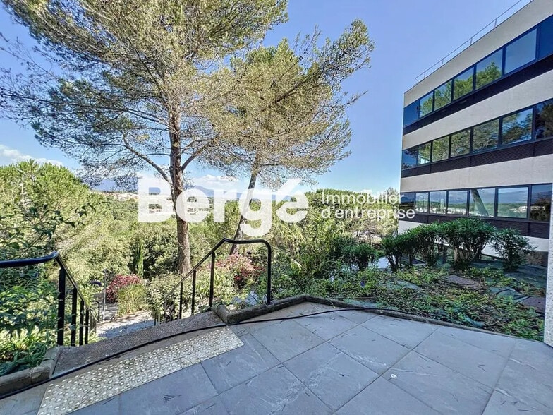 Bureau dans Valbonne à louer - Photo de l’immeuble – Image 2 sur 18