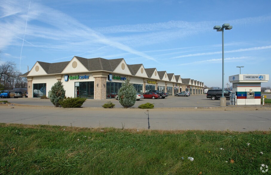 135 Radio City Dr, Pekin, IL à louer - Photo principale – Image 1 sur 10