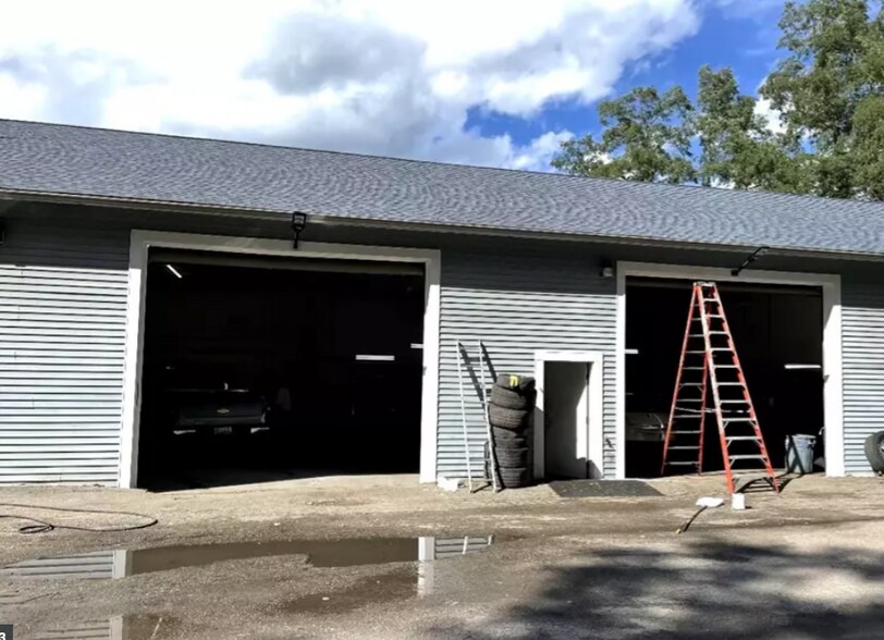 969 Union Ave, Laconia, NH à vendre - Photo de l’immeuble – Image 3 sur 12