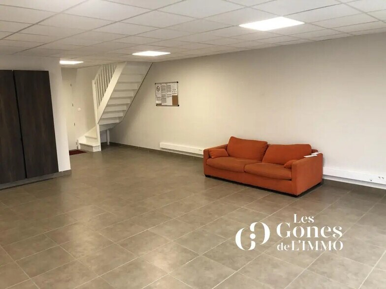 Local commercial dans MARCILLY-D'AZERGUES à louer - Photo de l’immeuble – Image 2 sur 6