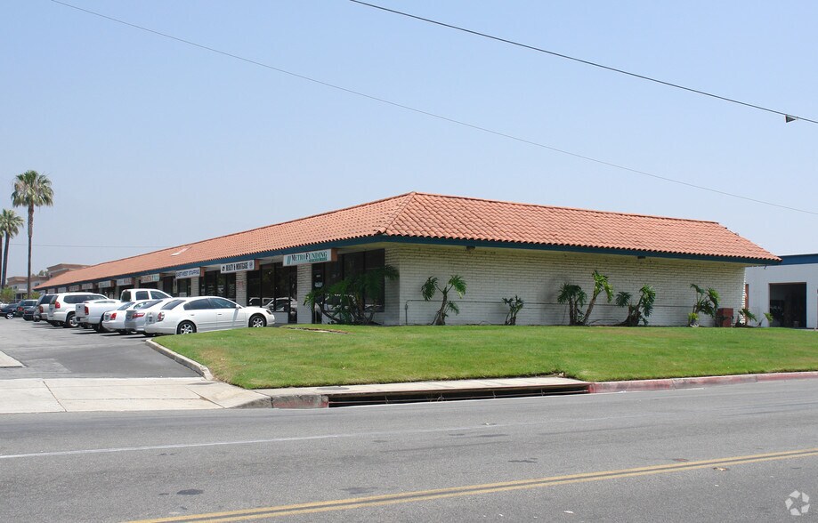 9223 Archibald Ave, Rancho Cucamonga, CA à louer - Photo de l’immeuble – Image 2 sur 11