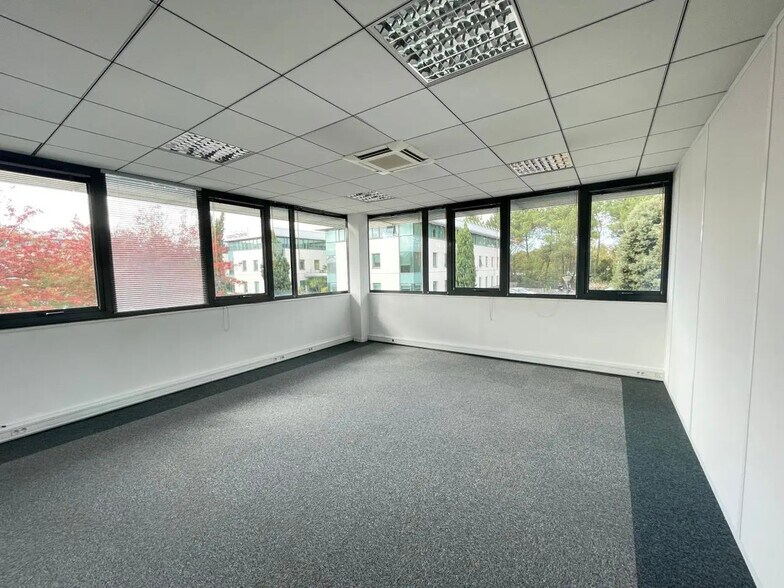 Bureau dans Mérignac à louer - Photo de l’immeuble – Image 3 sur 24