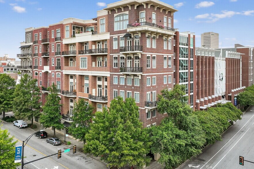 121-131 E McBee Ave, Greenville, SC à louer - Photo de l’immeuble – Image 2 sur 5