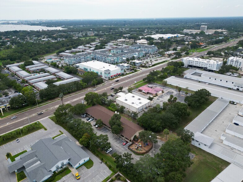 4102 34th St S, Saint Petersburg, FL à louer - Photo de l’immeuble – Image 2 sur 34