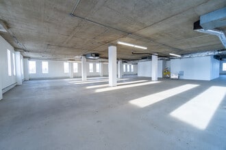 10835 120th St NW, Edmonton, AB à louer Photo intérieure– Image 1 sur 7