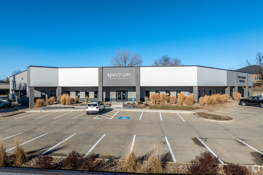 2540 104th St, Urbandale, IA à louer - Photo principale – Image 1 sur 6