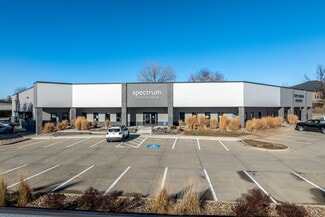 Plus de détails pour 2540 104th St, Urbandale, IA - Local d'activités à louer
