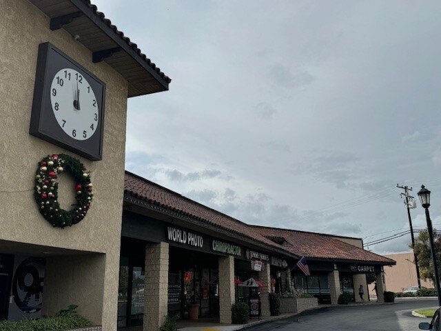 900 E Imperial Hwy, Brea, CA à louer - Photo de l’immeuble – Image 2 sur 7