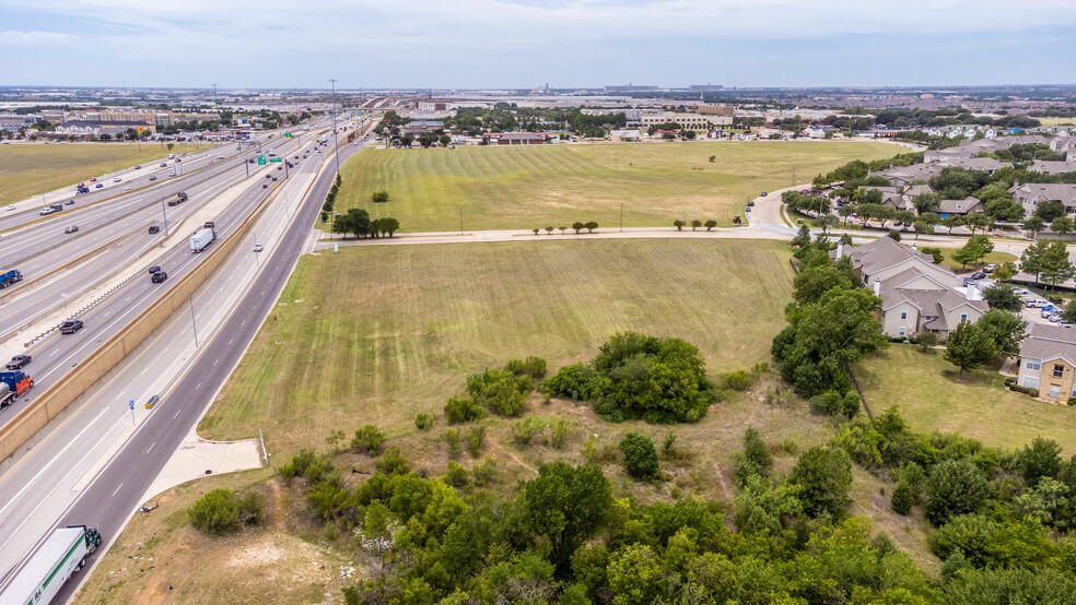 5280 Fossil Creek Blvd, Haltom City, TX à louer - Photo de l’immeuble – Image 2 sur 5
