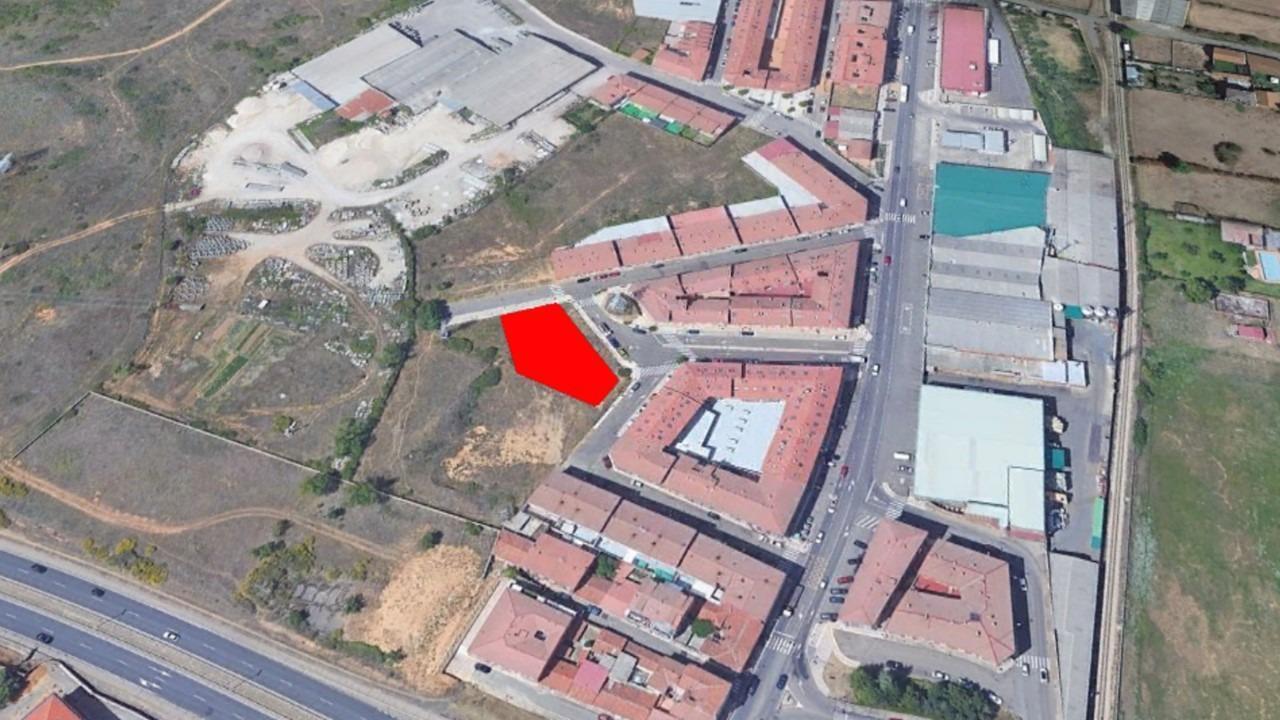 Terrain dans Villaquilambre, León à vendre Photo principale– Image 1 sur 6