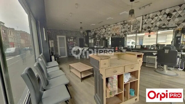 Plus de détails pour Local commercial à louer