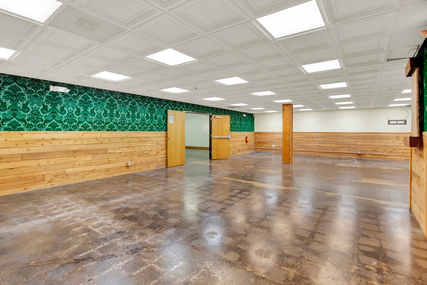 222 Molalla Ave, Oregon City, OR à vendre - Photo intérieure – Image 3 sur 9