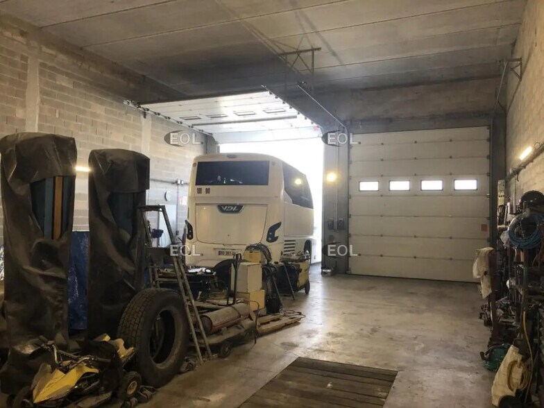 Industriel/Logistique dans Santeny à vendre - Photo intérieure – Image 3 sur 16