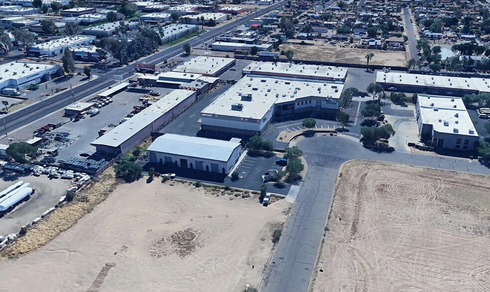 2643 N 36 Ave, Phoenix, AZ à louer - Photo de l’immeuble – Image 1 sur 10