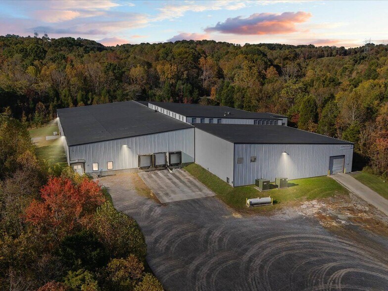 125 Industrial Dr, Surgoinsville, TN à vendre - Photo de l’immeuble – Image 2 sur 59