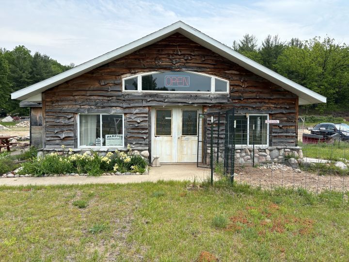 9490 Rapid City Rd NW, Rapid City, MI à vendre - Photo principale – Image 1 sur 18