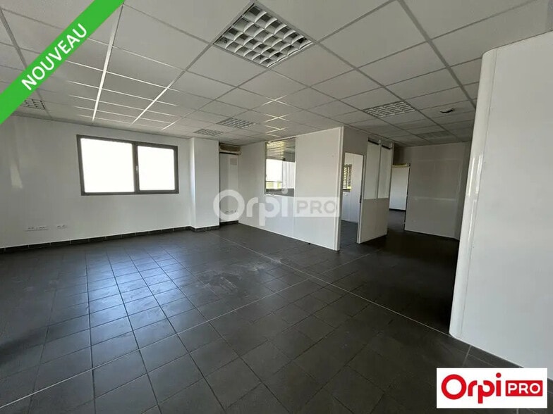 Bureau dans Saint-Marcel-lès-Valence à louer - Photo de l’immeuble – Image 1 sur 3