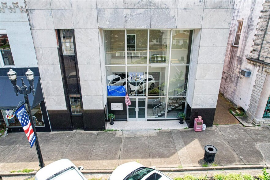 111 W Commerce St, Lewisburg, TN à vendre - Photo de l’immeuble – Image 3 sur 67