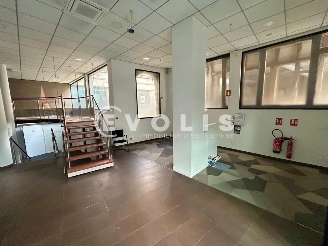 Local commercial dans Palaiseau à louer Photo intérieure– Image 1 sur 8