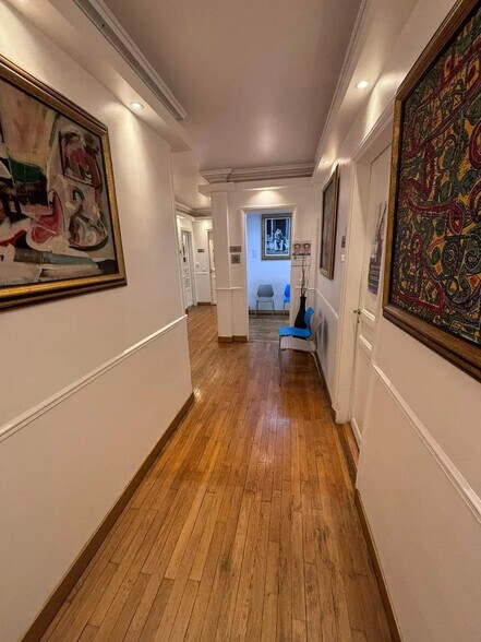 Bureau dans Levallois-Perret à louer - Photo de l’immeuble – Image 2 sur 4