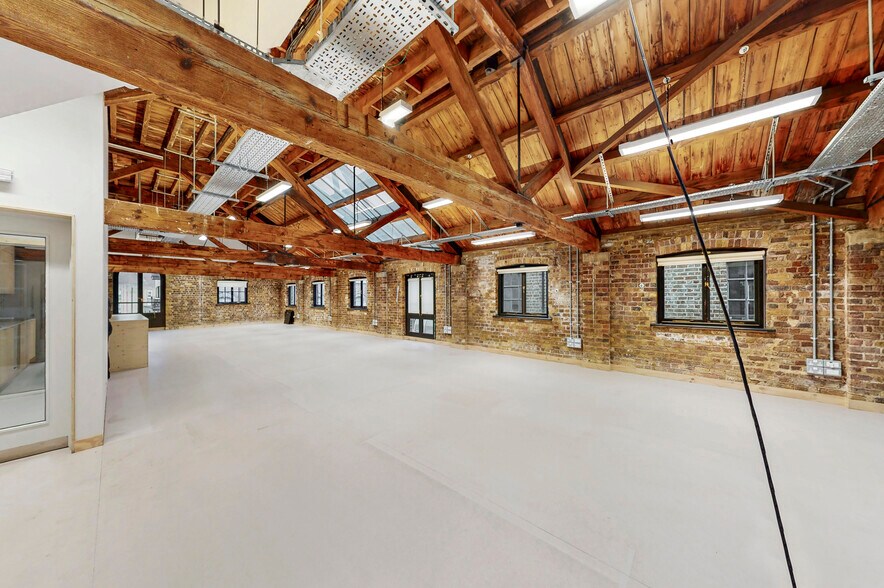 13 Mill St, Londres à louer - Photo de l’immeuble – Image 3 sur 11