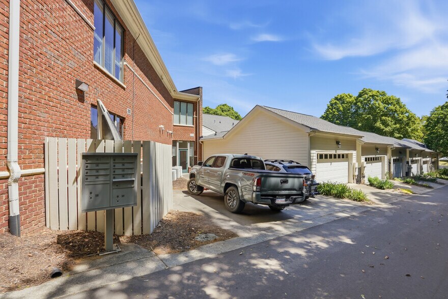 122 Saint Albans Ln, Davidson, NC à vendre - Photo de l’immeuble – Image 3 sur 6