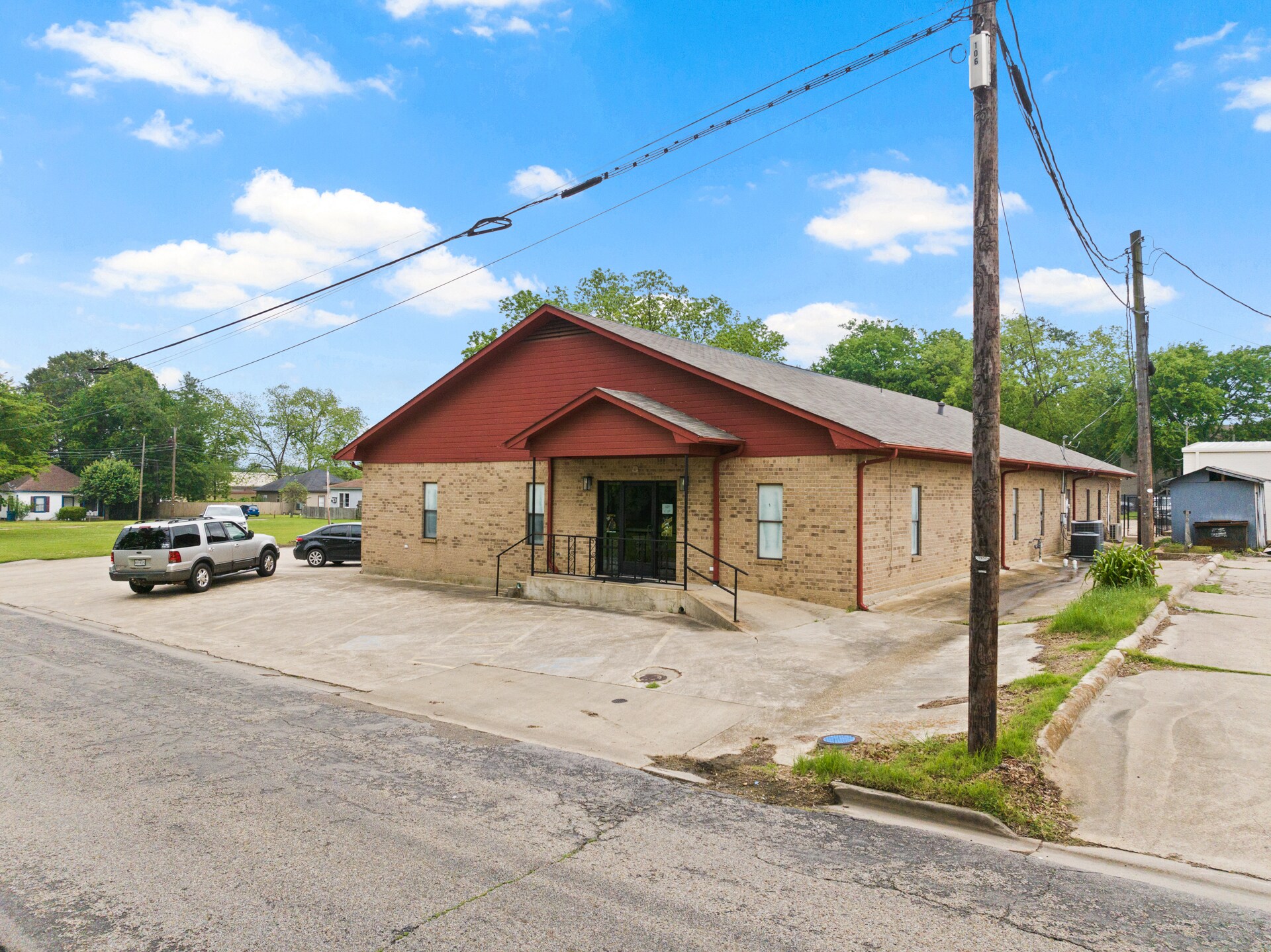 107 E 11th St, Mount Pleasant, TX à vendre Photo de l’immeuble– Image 1 sur 46