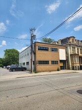 303 Mill St, Poughkeepsie, NY à vendre Photo de l’immeuble– Image 2 sur 9