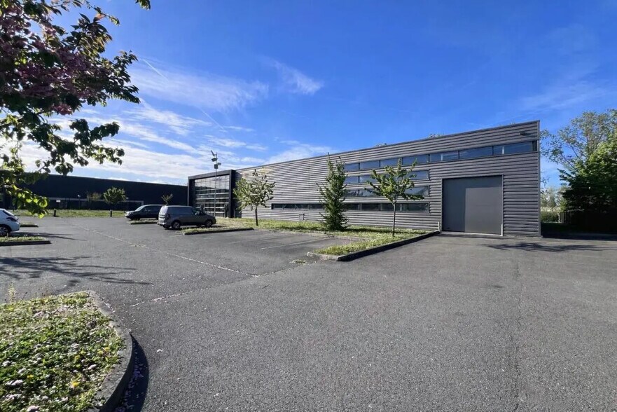 Rue Du Maréchal De Lattre De Tassigny, Élancourt à vendre - Photo de l’immeuble – Image 1 sur 10