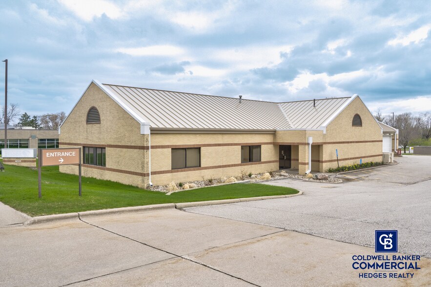 4001 River Ridge Dr NE, Cedar Rapids, IA à louer - Photo de l’immeuble – Image 3 sur 22