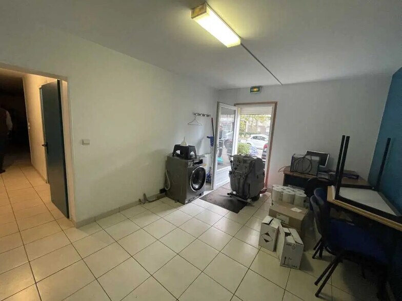 Bureau dans Le Petit-Quevilly à louer - Photo de l’immeuble – Image 2 sur 13