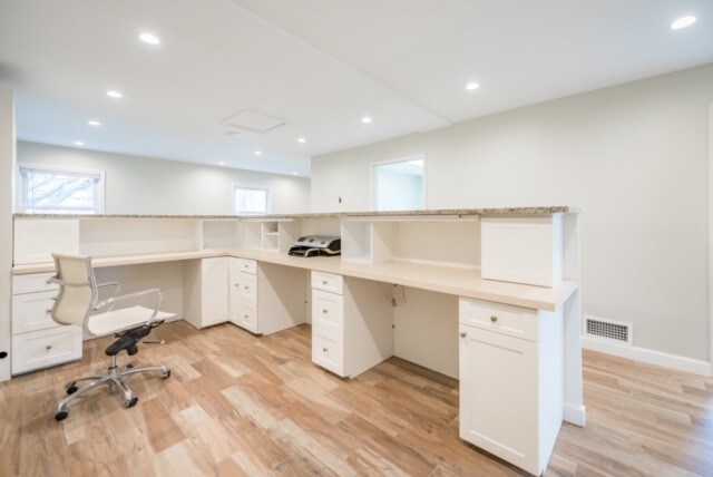 2276 S Merrick Ave, Merrick, NY à louer Photo principale– Image 1 sur 22