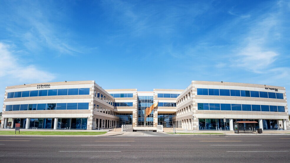 645 E Missouri Ave, Phoenix, AZ à louer - Photo de l’immeuble – Image 2 sur 19