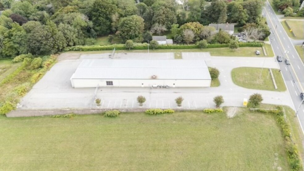 1055 E Main Rd, Portsmouth, RI à louer - Photo de l’immeuble – Image 3 sur 20
