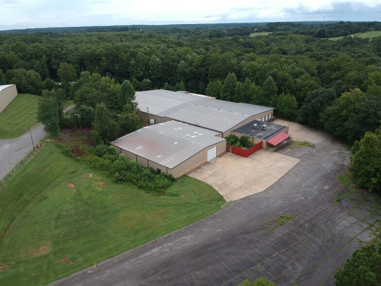190 Cochrane Rd, Lincolnton, NC à louer - Photo de l’immeuble – Image 3 sur 12