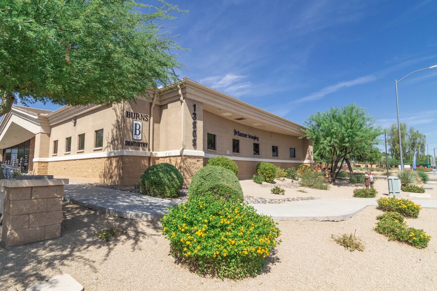 13907 W Camino Del Sol, Sun City West, AZ à louer - Photo de l’immeuble – Image 2 sur 10