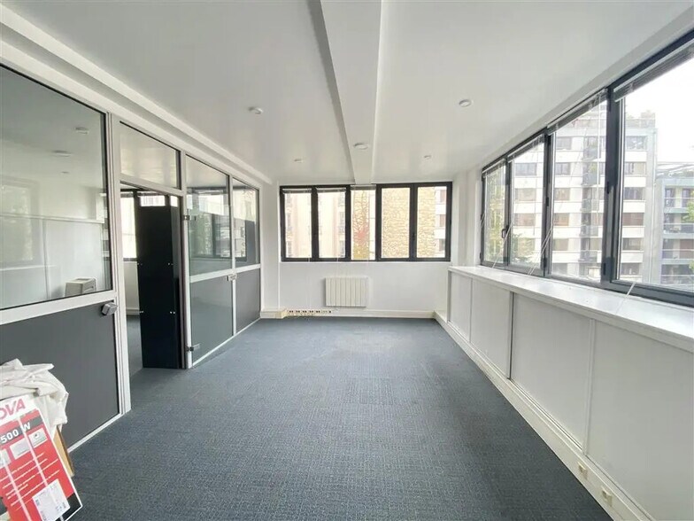 Bureau dans Paris à louer - Photo de l’immeuble – Image 1 sur 6