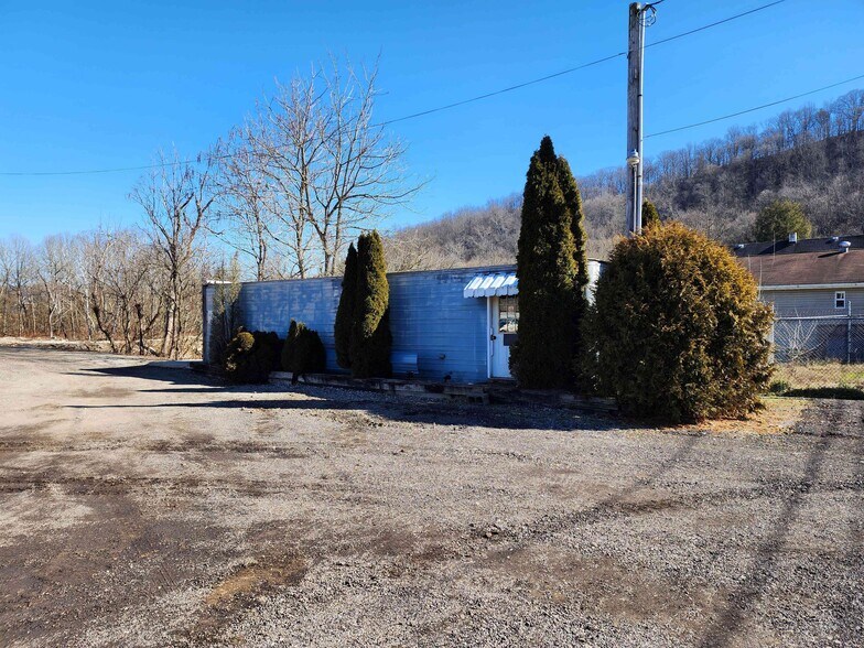 2384 W 23rd St, Bellaire, OH à vendre - Photo de l’immeuble – Image 2 sur 17