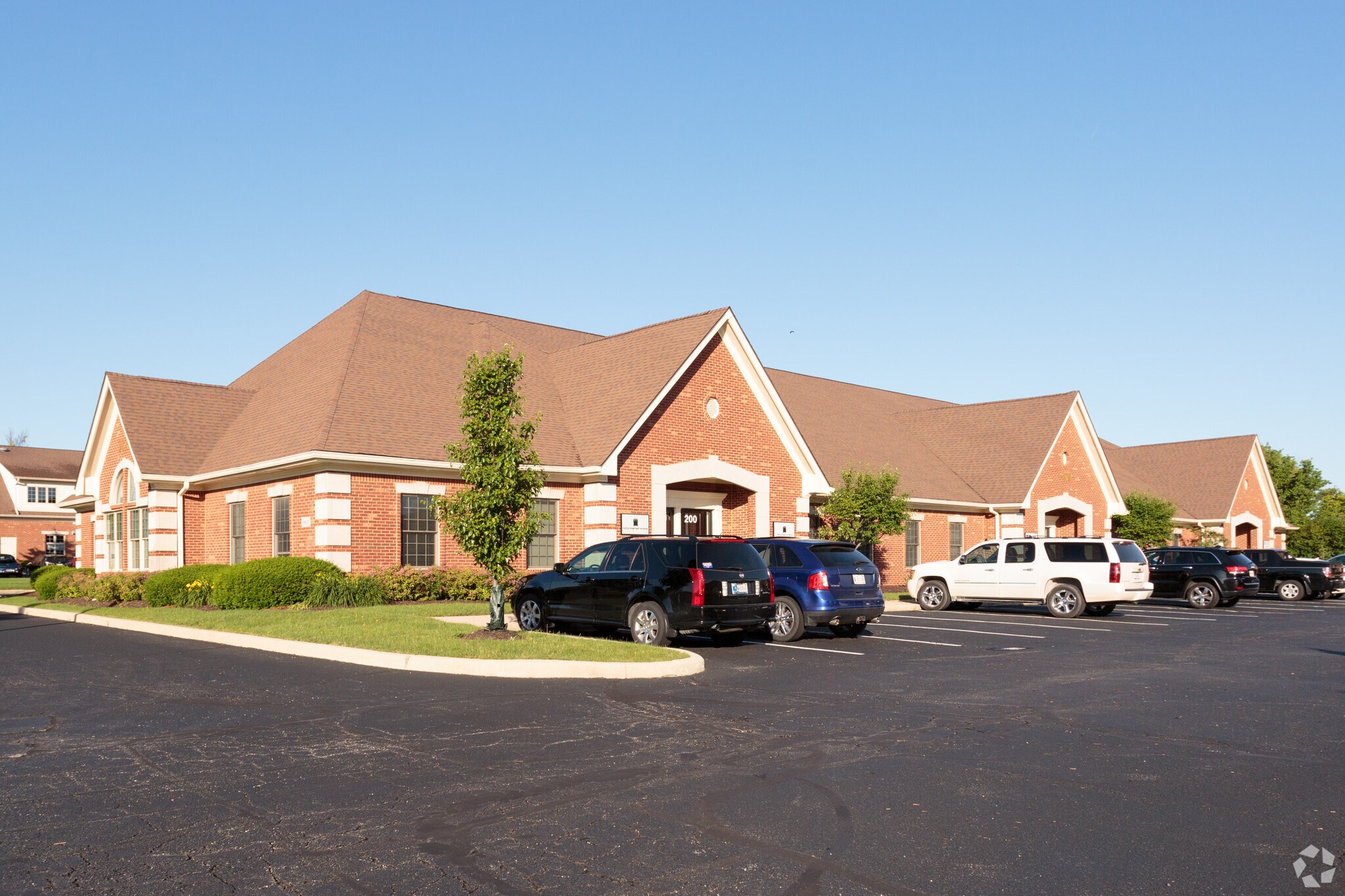 9820 Westpoint Dr, Fishers, IN à louer Photo principale– Image 1 sur 4