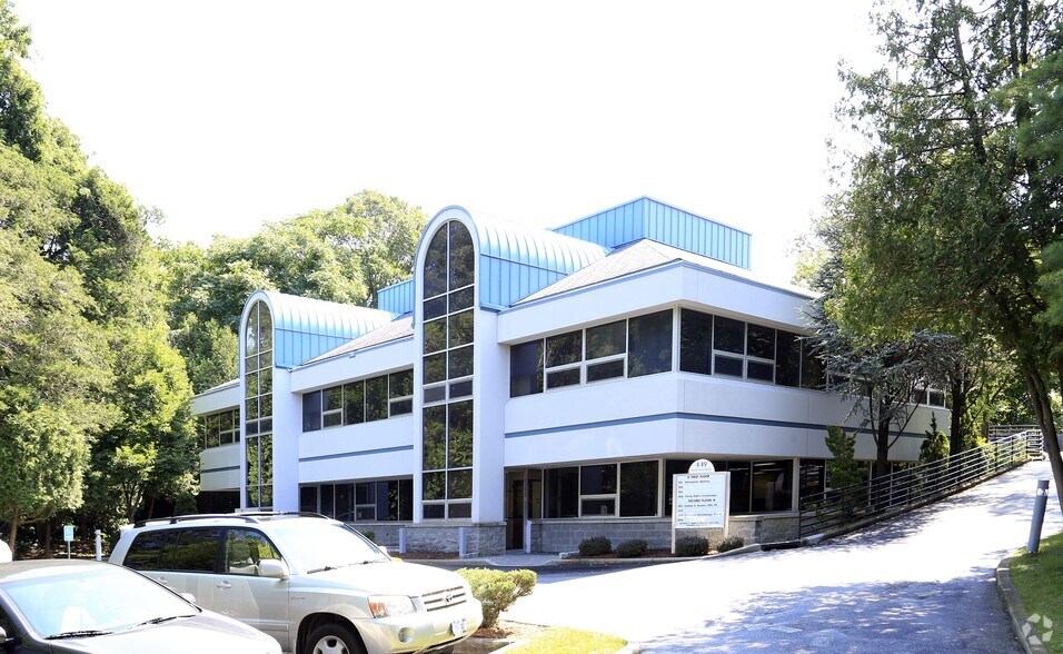 449 N State Rd, Briarcliff Manor Village, NY à louer - Photo principale – Image 1 sur 8