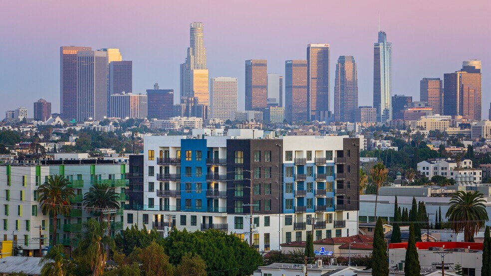 4750 Santa Monica Blvd, Los Angeles, CA à louer - Photo de l’immeuble – Image 2 sur 13