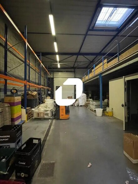 Local d’activités dans Échirolles à louer - Photo intérieure – Image 1 sur 7