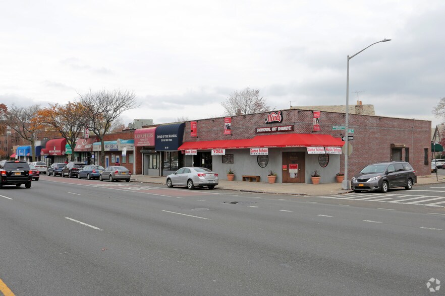 62-29-62-61 Woodhaven Blvd, Flushing, NY à louer - Photo principale – Image 1 sur 4