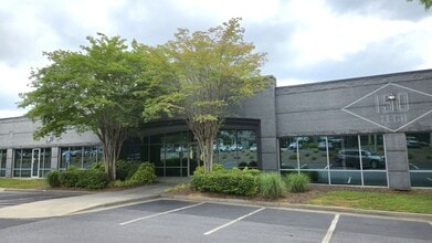 190 Technology Pky, Peachtree Corners, GA à louer Photo de l’immeuble– Image 2 sur 7