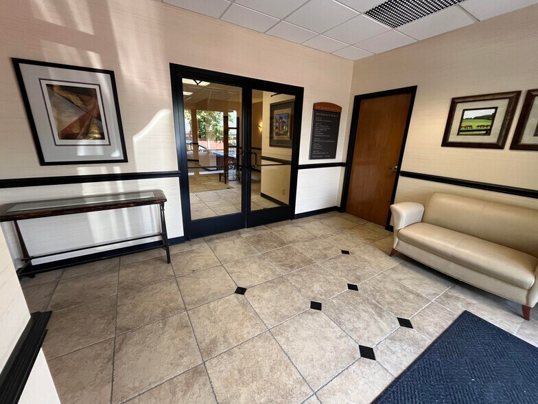 342 Cool Springs Blvd, Franklin, TN à louer - Hall d’entrée – Image 2 sur 15