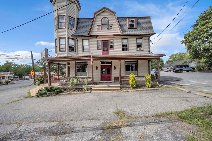 5881 Sullivan Trl, Nazareth, PA à vendre - Photo de l’immeuble – Image 2 sur 34